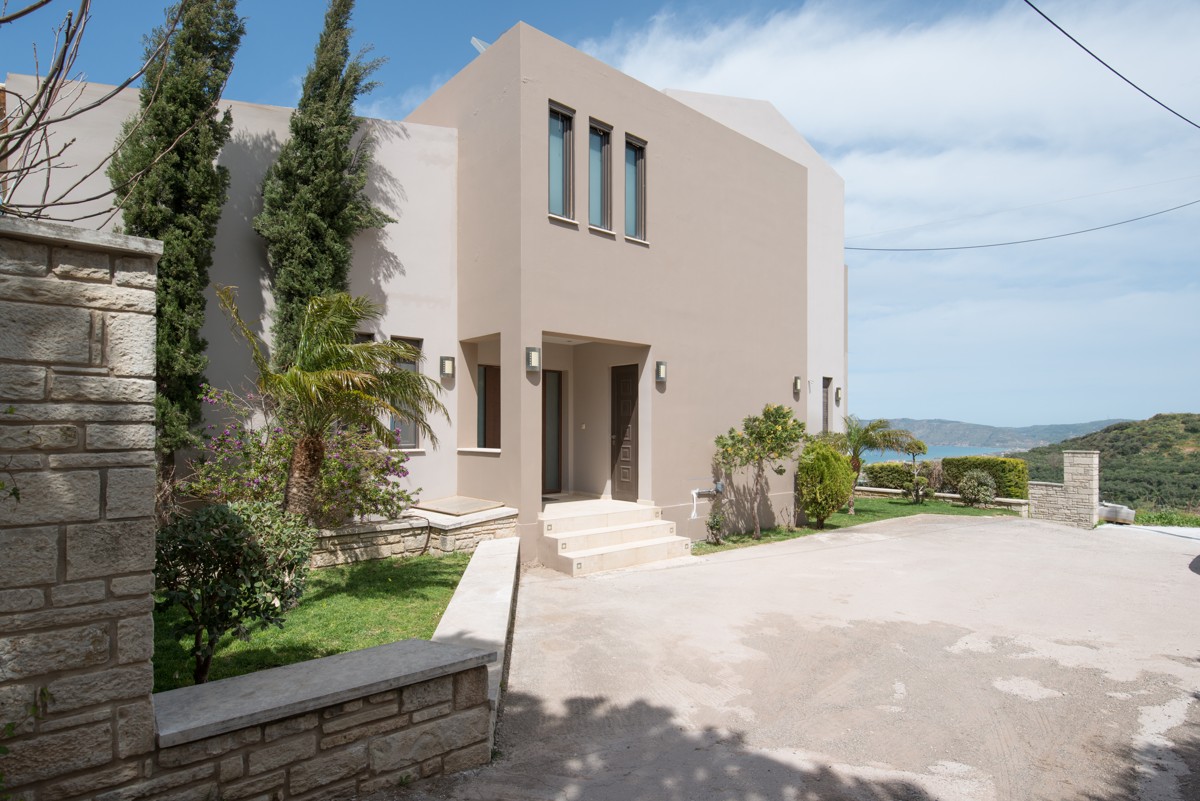 KHC2290 Beautifully Designed Villa in Kissamos Crete Island Real