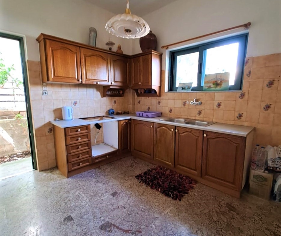 Listing photograph 16 of 29 of the house in Kalyves, published by Crete Island Real Estate.
