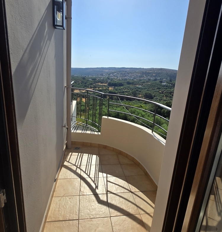 Listing photograph 14 of 50 of the house in Provarma, published by Crete Island Real Estate.