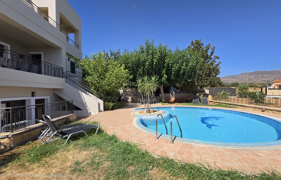 Listing photograph 11 of 50 of the house in Provarma, published by Crete Island Real Estate.