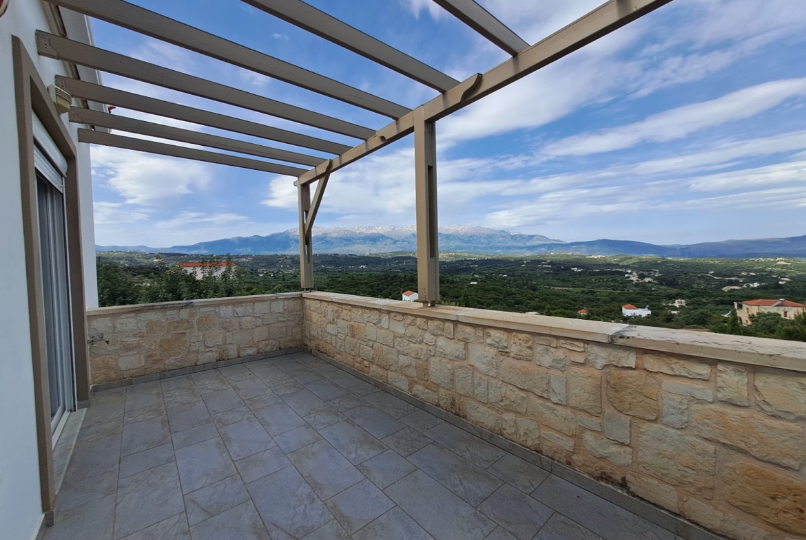 Listing photograph 30 of 42 of the house in Kambia, Apokoronas, published by Crete Island Real Estate.