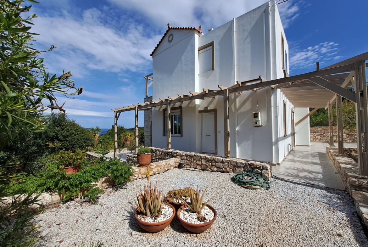 Listing photograph 38 of 42 of the house in Kambia, Apokoronas, published by Crete Island Real Estate.