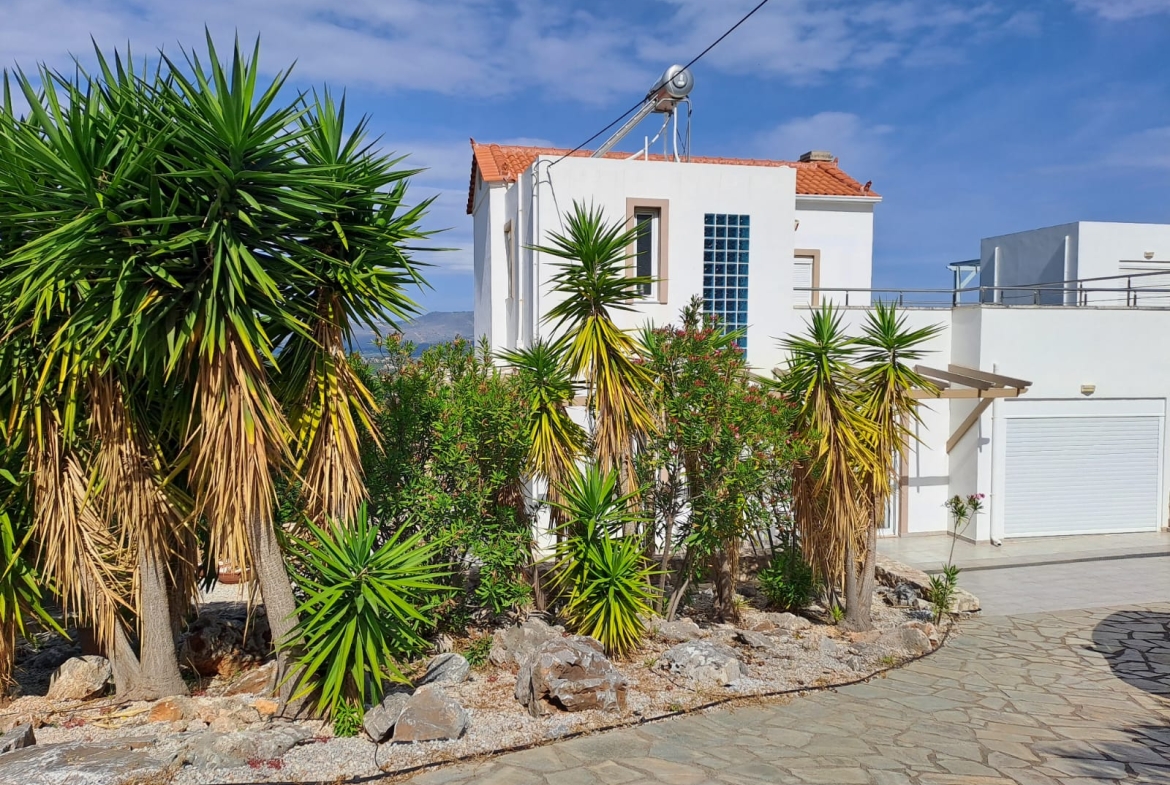 Listing photograph 41 of 42 of the house in Kambia, Apokoronas, published by Crete Island Real Estate.