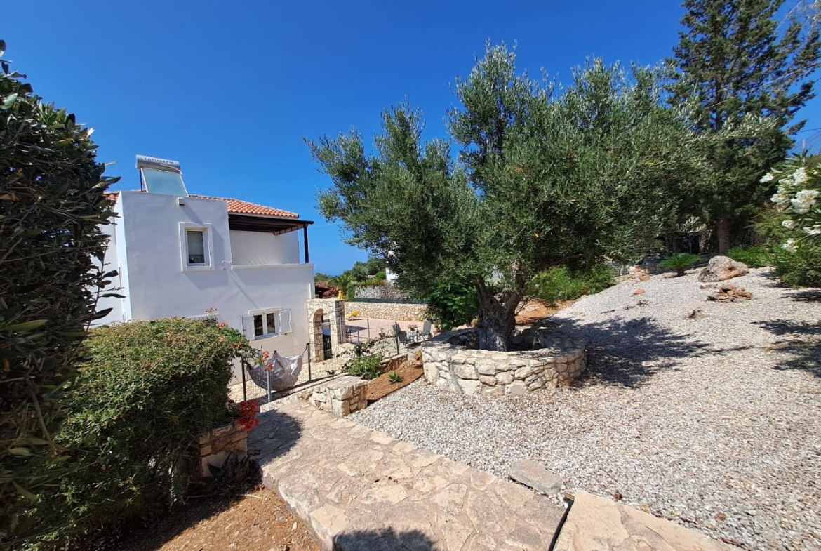 Listing photograph 4 of 47 of the house in Kokkino Chorio, published by Crete Island Real Estate.