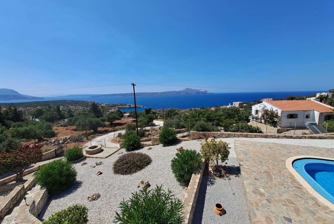 Listing photograph 25 of 47 of the house in Kokkino Chorio, published by Crete Island Real Estate.