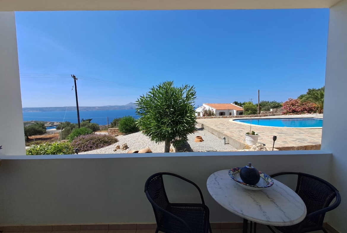 Listing photograph 38 of 47 of the house in Kokkino Chorio, published by Crete Island Real Estate.