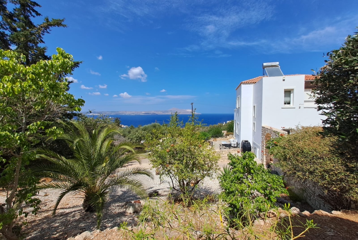 Listing photograph 44 of 47 of the house in Kokkino Chorio, published by Crete Island Real Estate.