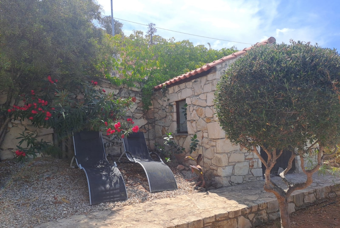 Listing photograph 8 of 47 of the house in Kokkino Chorio, published by Crete Island Real Estate.