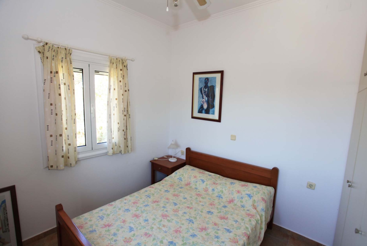 31 ff apartment bedroom