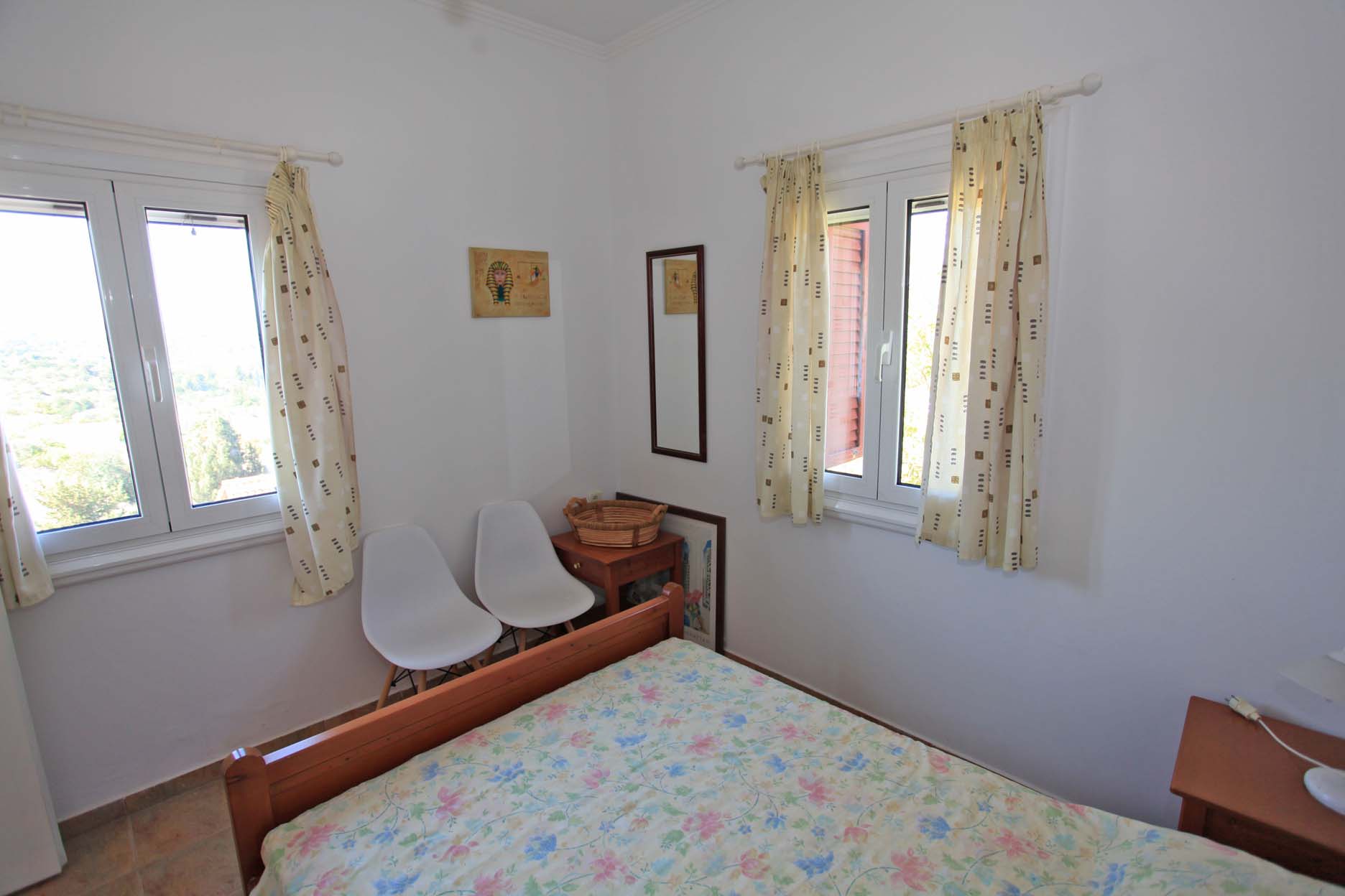 32 ff apartment bedroom2