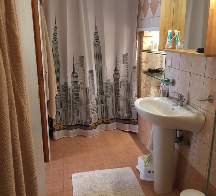 170 bathroom 2