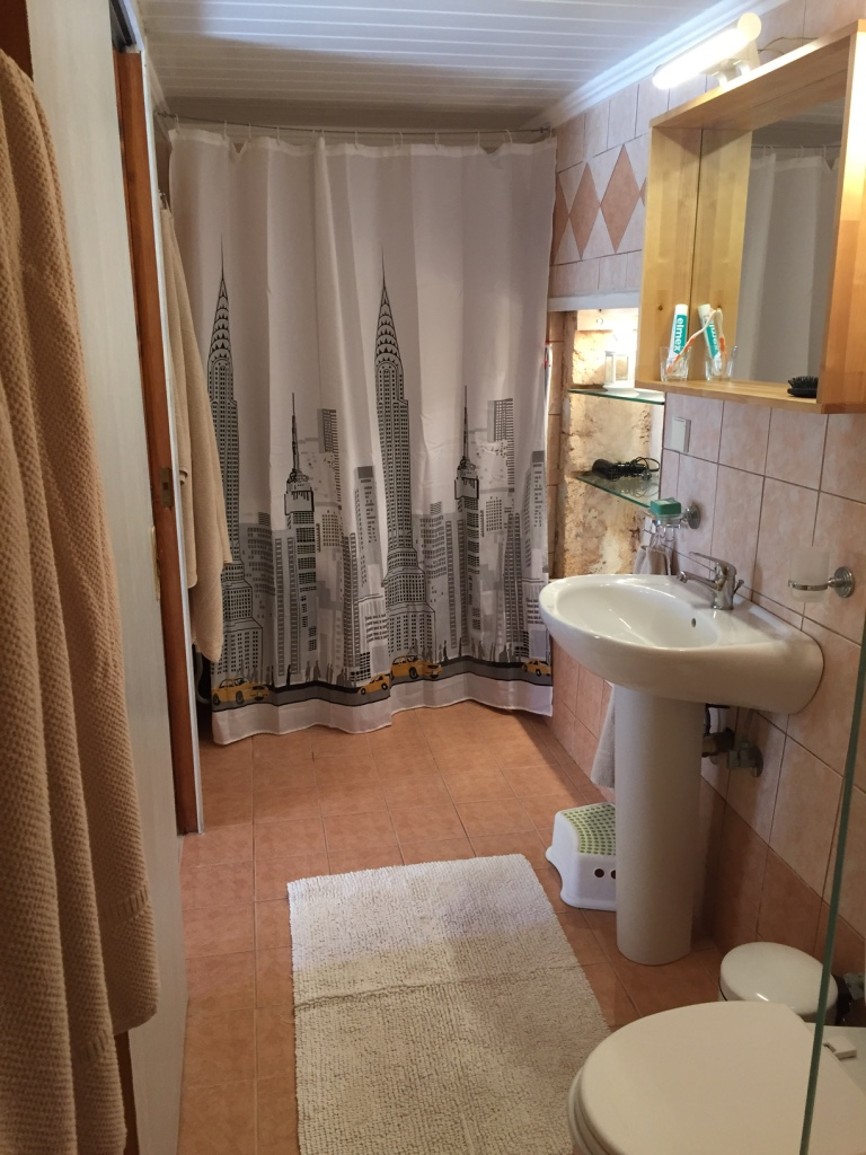170 bathroom 2