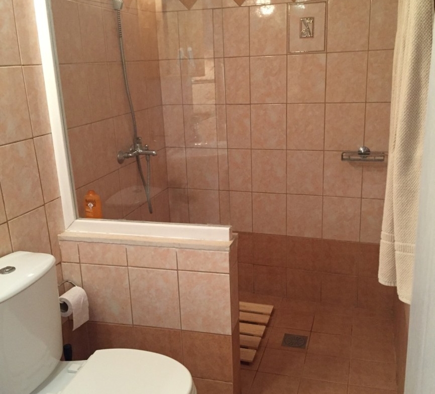 175 bathroom 1