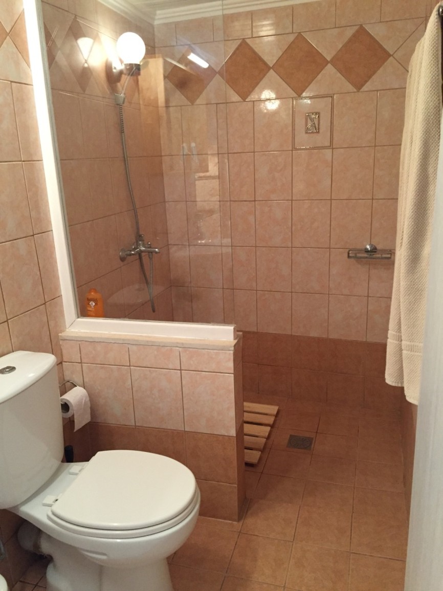 175 bathroom 1