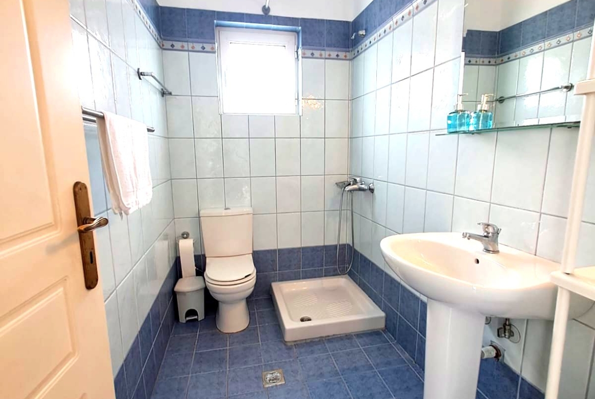 12 bathroom 2