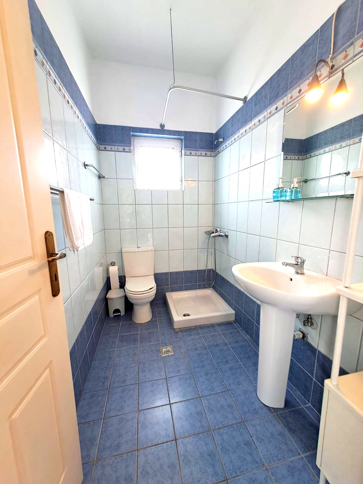 12 bathroom 2