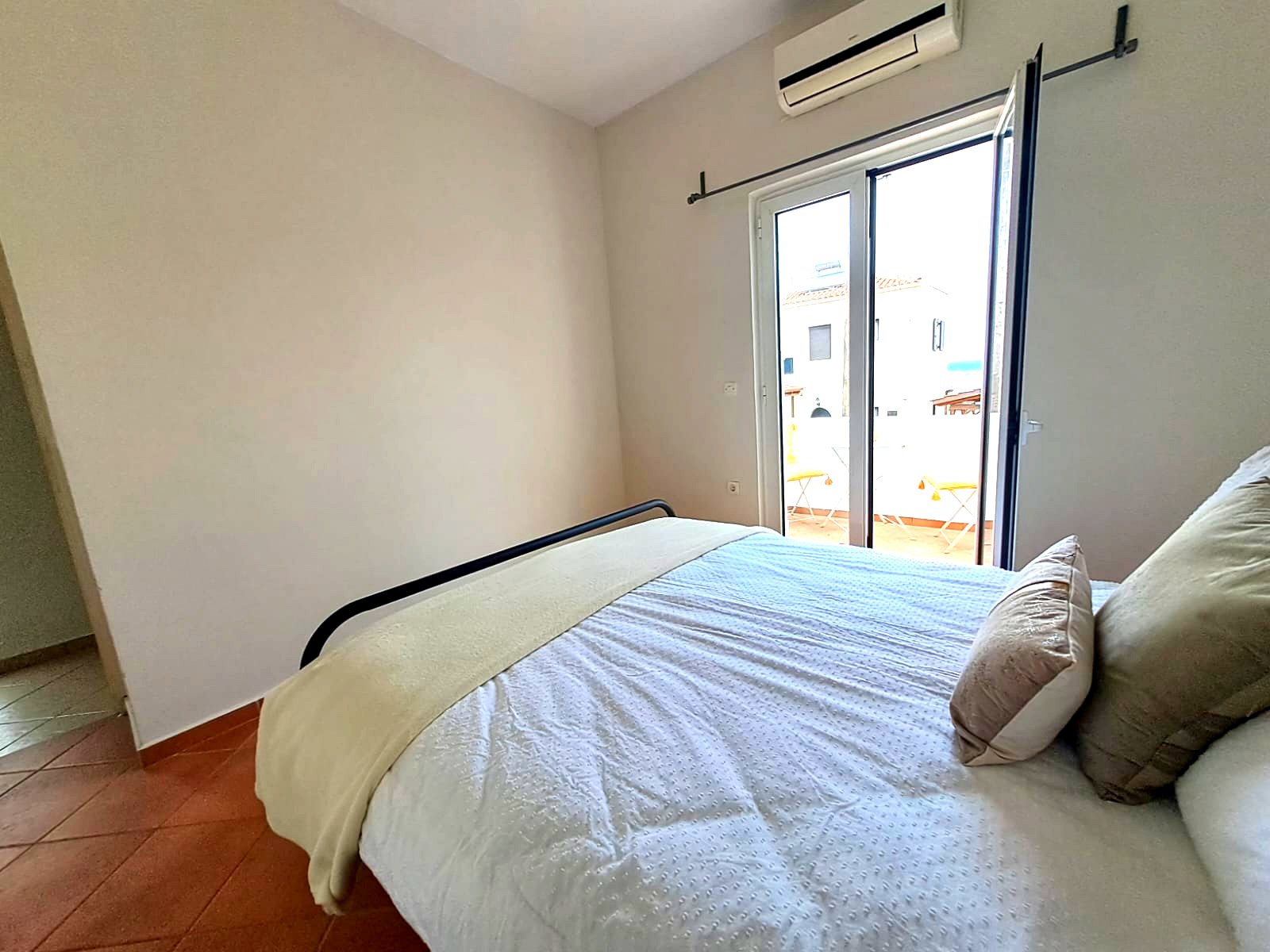 28 bedroom