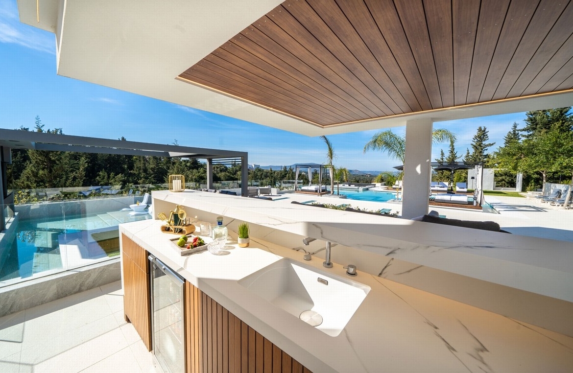 Listing photograph 13 of 23 of the house in Almyrida, published by Crete Island Real Estate.