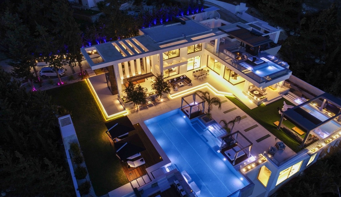 Listing photograph 7 of 23 of the house in Almyrida, published by Crete Island Real Estate.