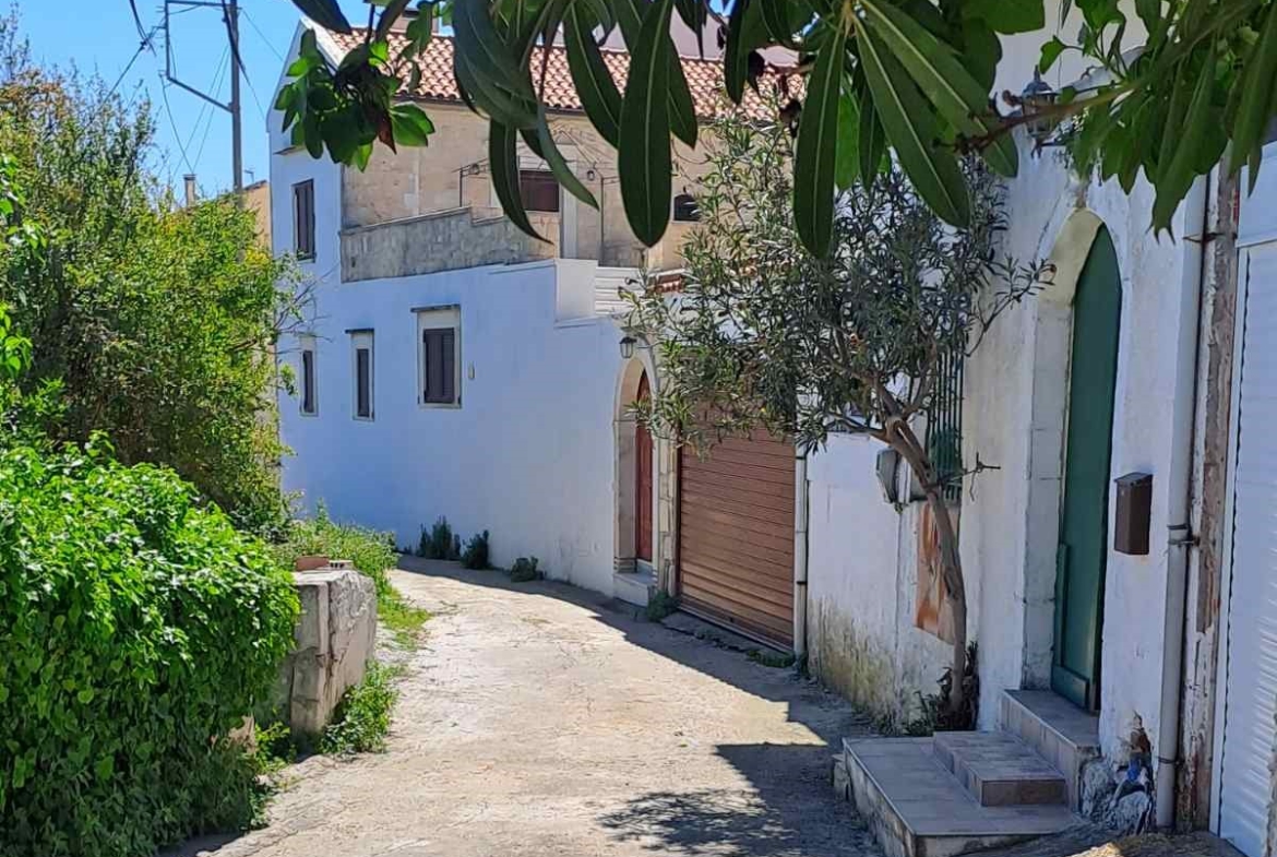 the access street 1