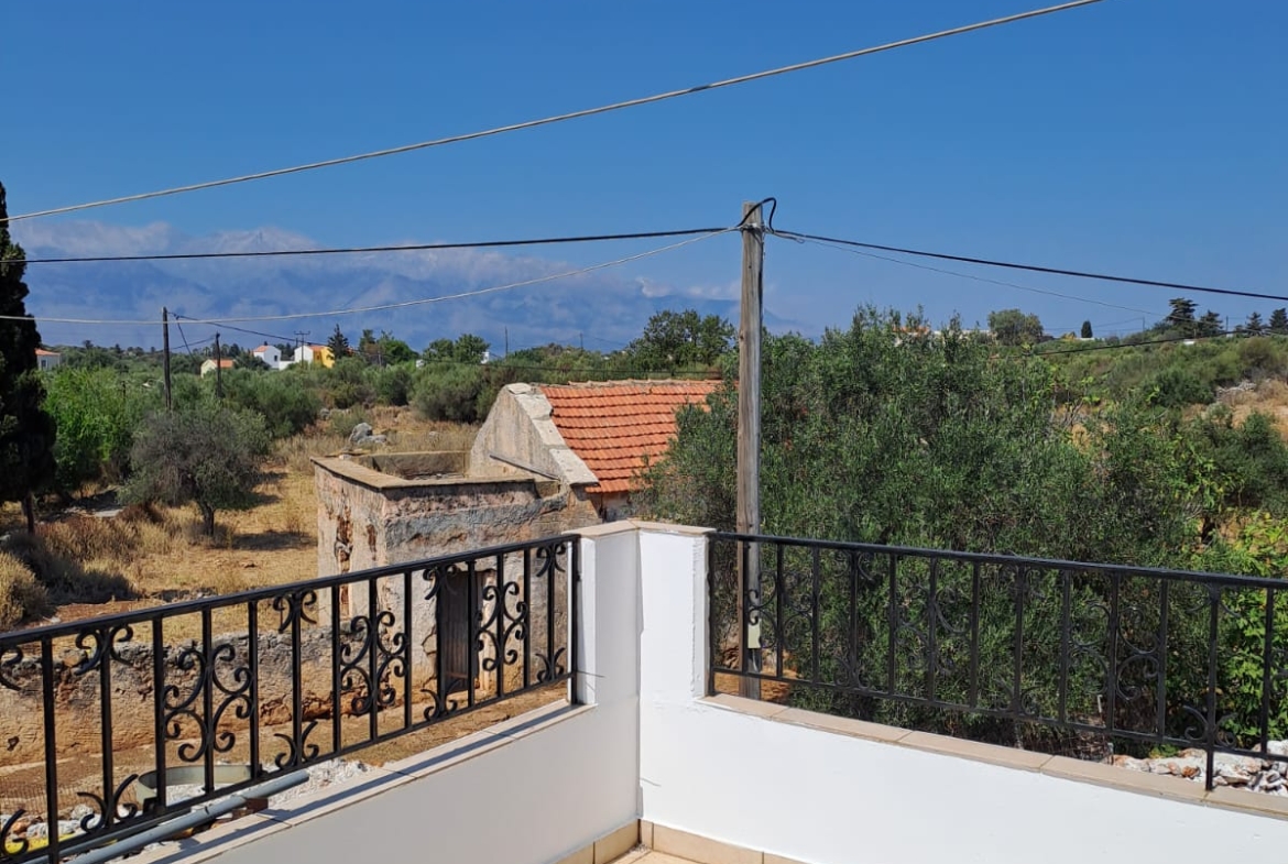 Listing photograph 18 of 33 of the house in Drapanos, published by Crete Island Real Estate.