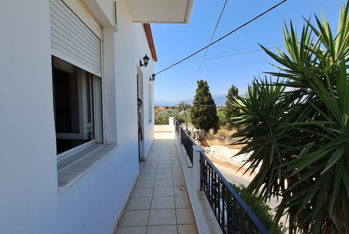 Listing photograph 7 of 33 of the house in Drapanos, published by Crete Island Real Estate.