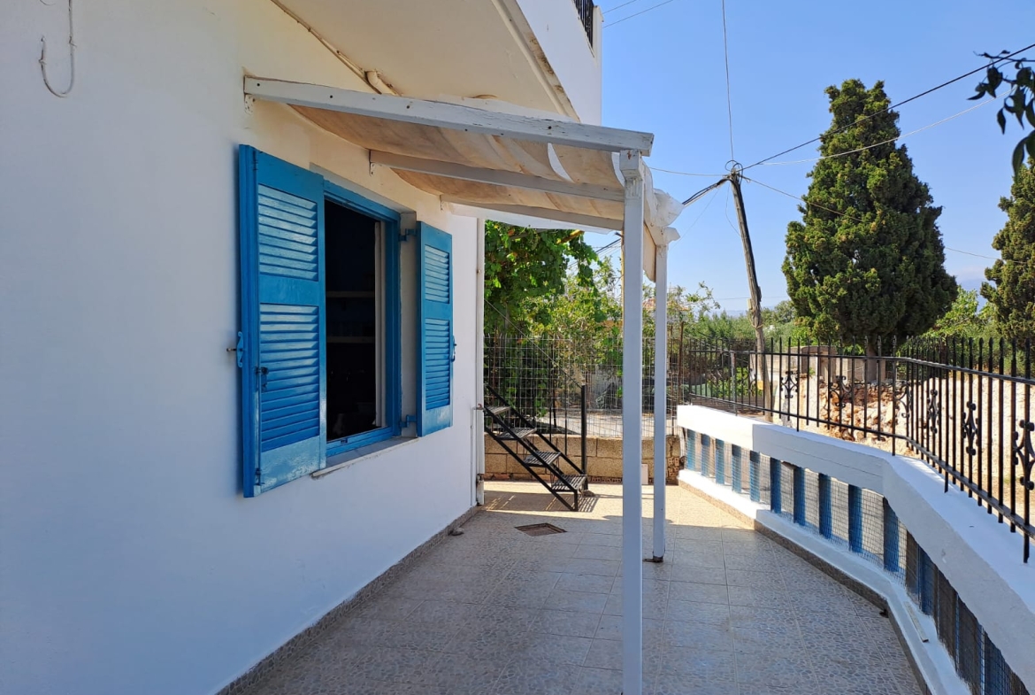 Listing photograph 11 of 33 of the house in Drapanos, published by Crete Island Real Estate.