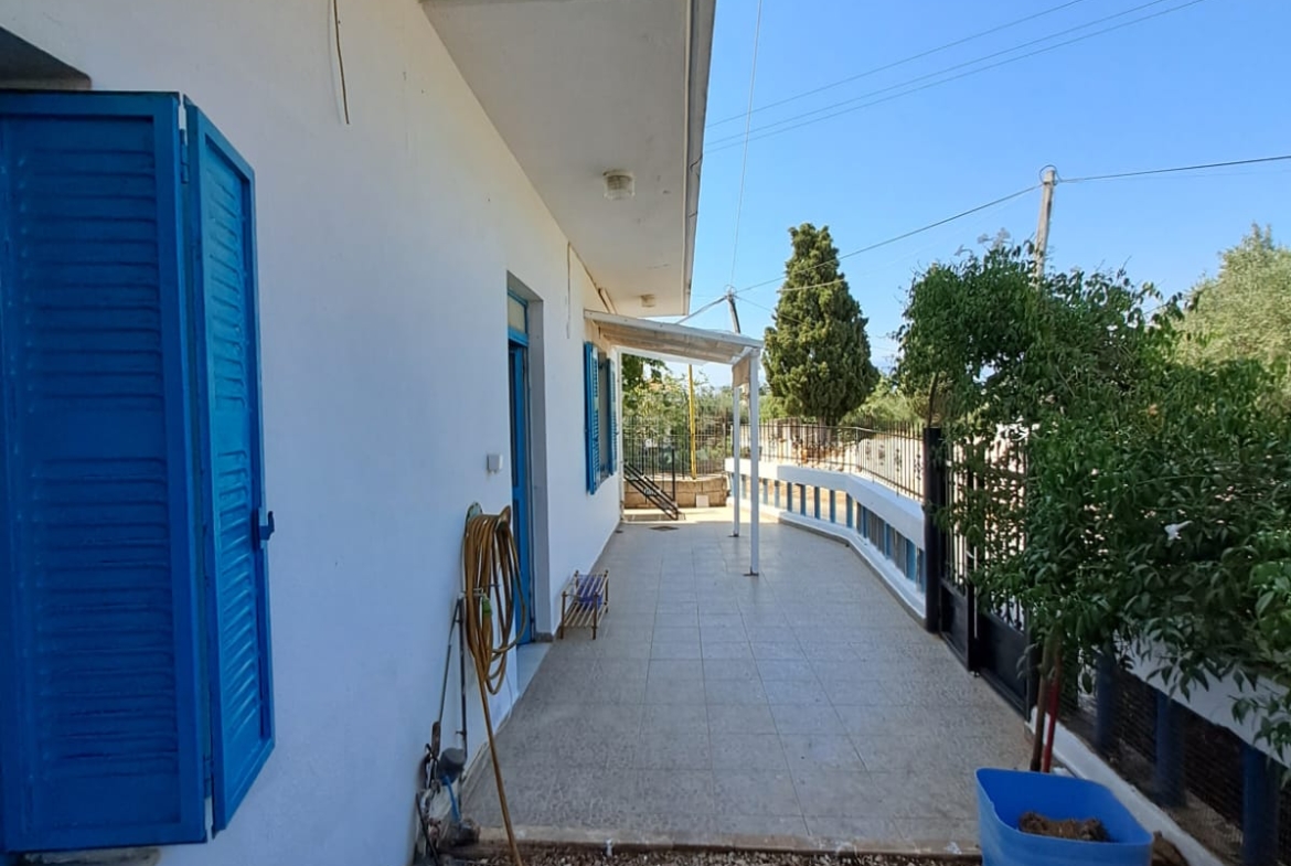 Listing photograph 12 of 33 of the house in Drapanos, published by Crete Island Real Estate.