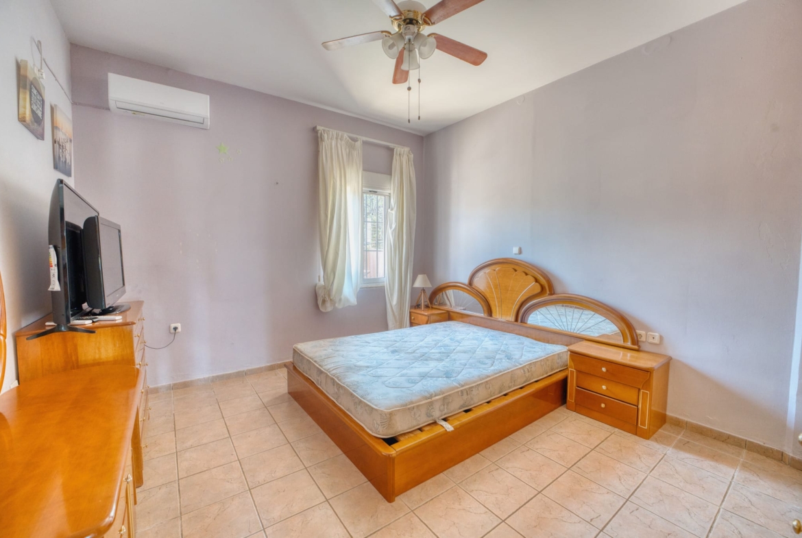 cam04624 hdr