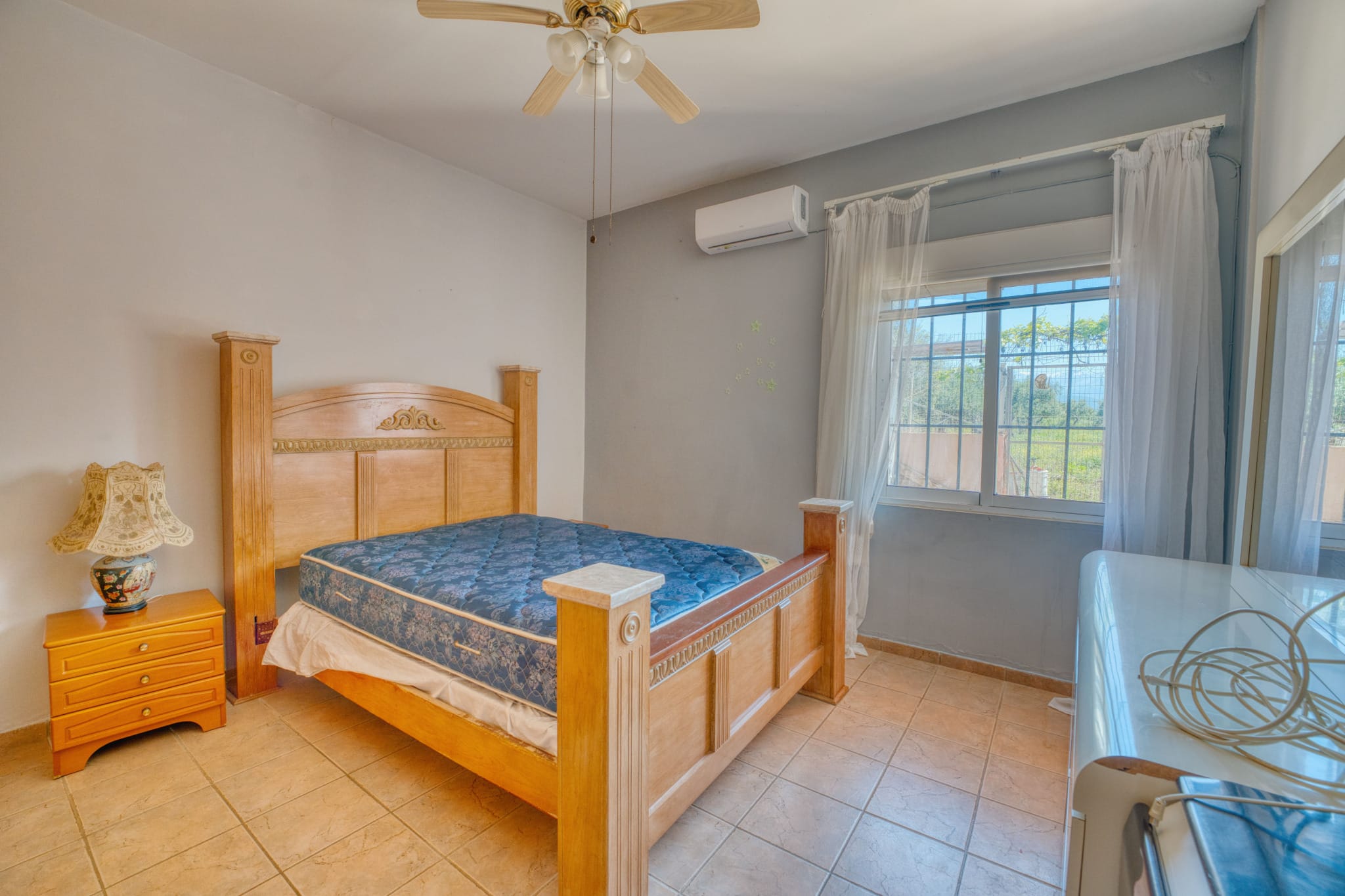 cam04634 hdr