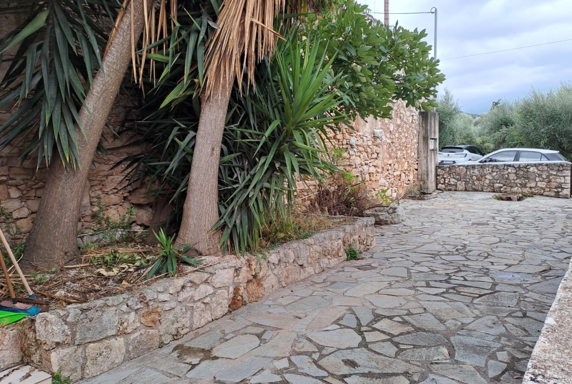 Listing photograph 5 of 30 of the house in Vamos, published by Crete Island Real Estate.
