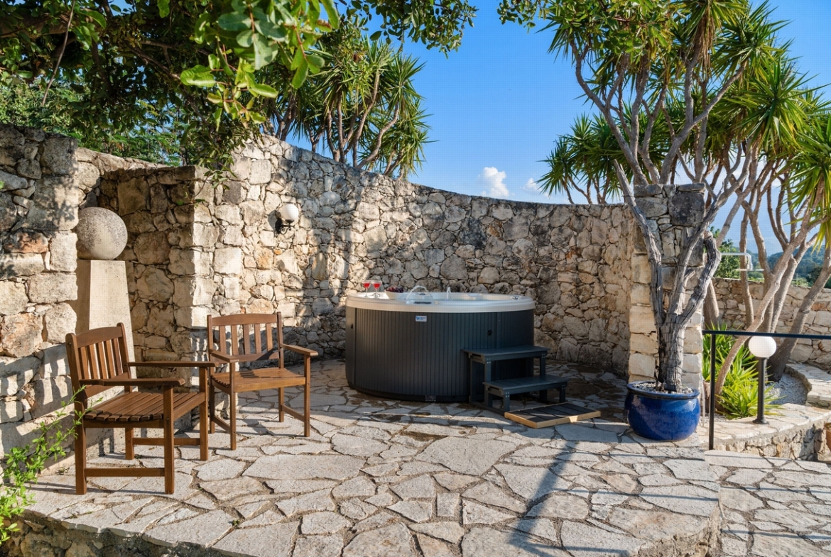 Listing photograph 9 of 50 of the house in Vamos, published by Crete Island Real Estate.