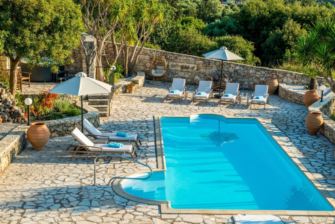 Listing photograph 12 of 50 of the house in Vamos, published by Crete Island Real Estate.
