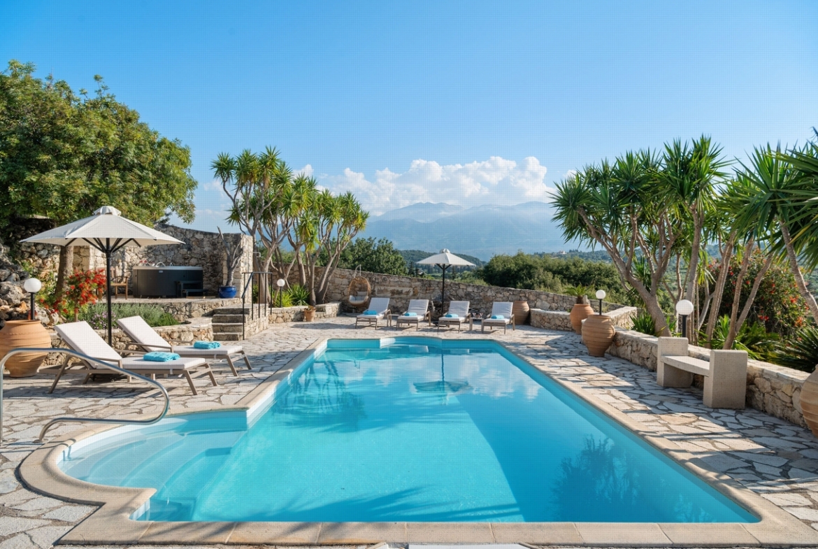 Listing photograph 2 of 50 of the house in Vamos, published by Crete Island Real Estate.
