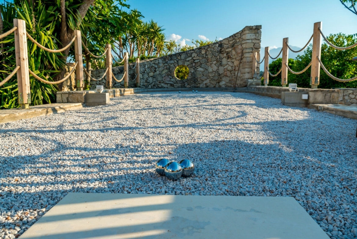 Listing photograph 14 of 50 of the house in Vamos, published by Crete Island Real Estate.