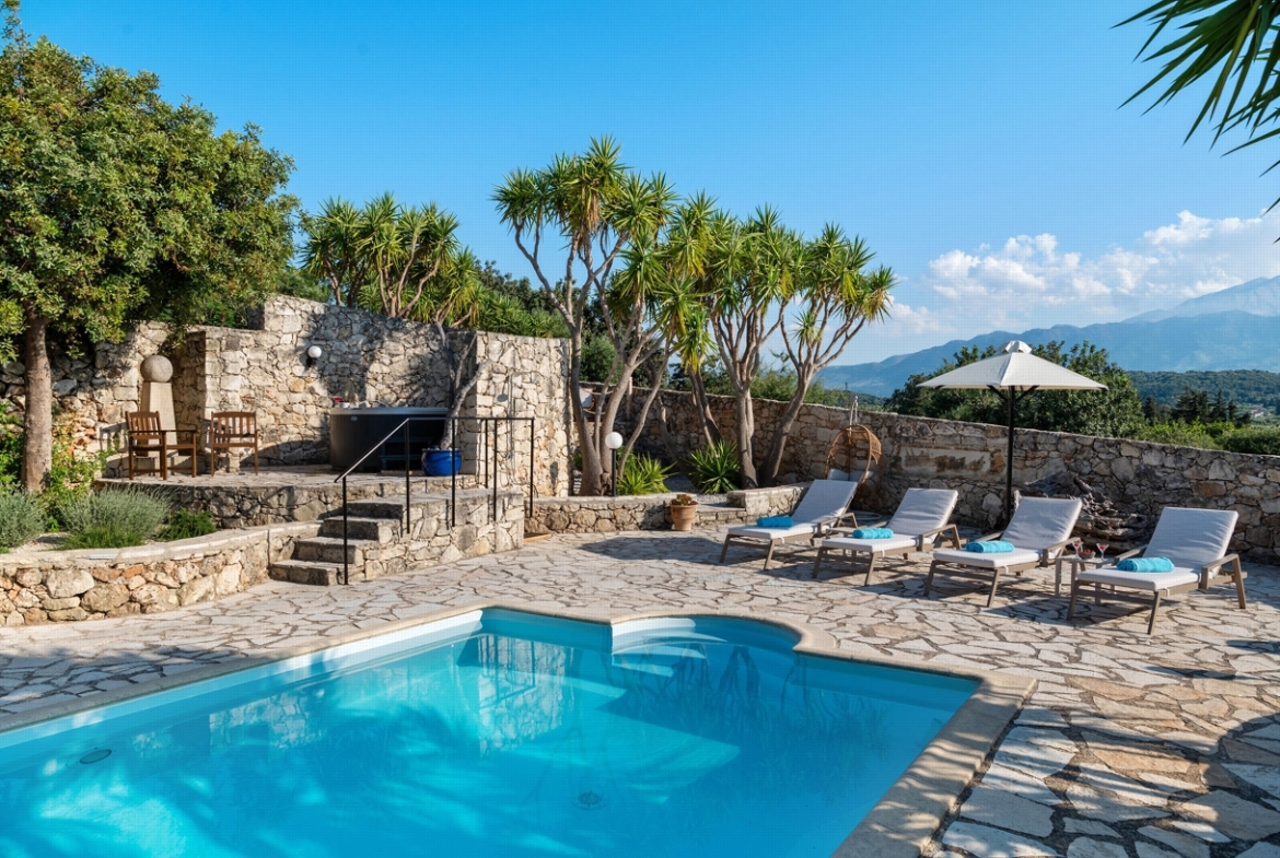 Listing photograph 3 of 50 of the house in Vamos, published by Crete Island Real Estate.