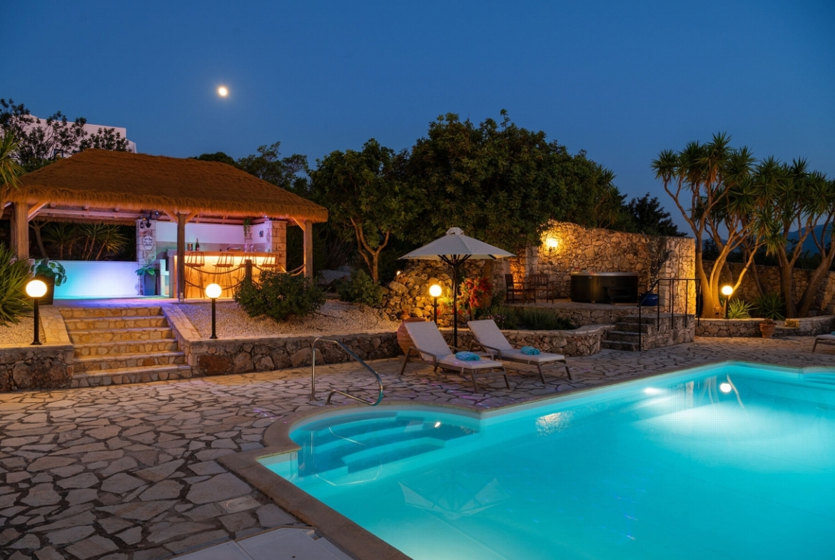 Listing photograph 22 of 50 of the house in Vamos, published by Crete Island Real Estate.