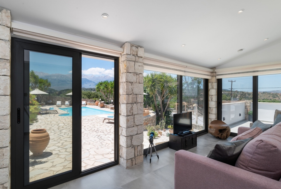 Listing photograph 36 of 50 of the house in Vamos, published by Crete Island Real Estate.
